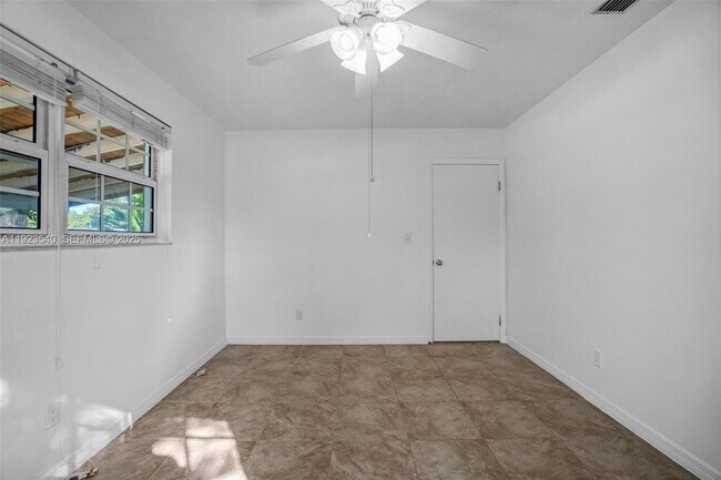 Building Photo - 601 SW 64th Pkwy