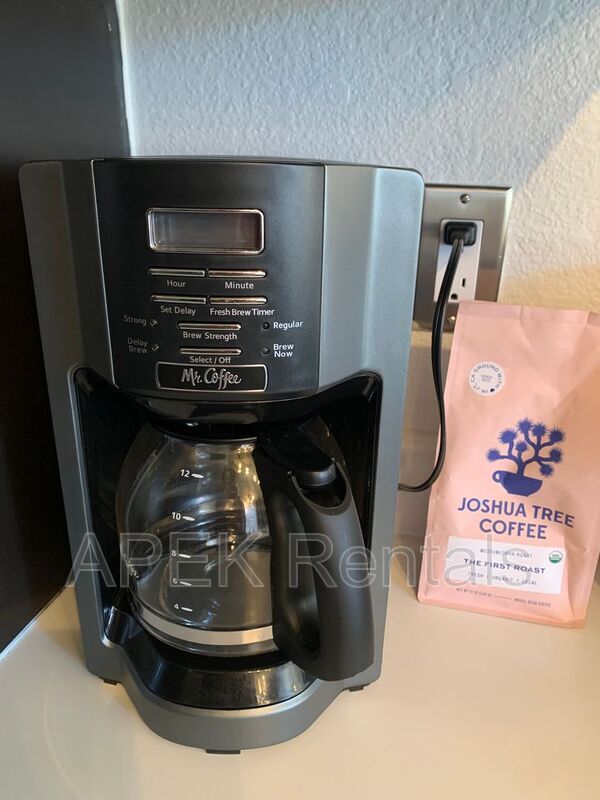 Building Photo - 61493 Desert Air Rd