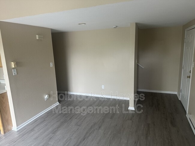 Building Photo - 4531 Boardwalk Dr