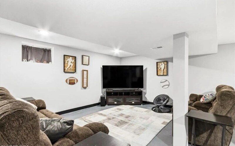 Building Photo - 3910 Nebraska Ave