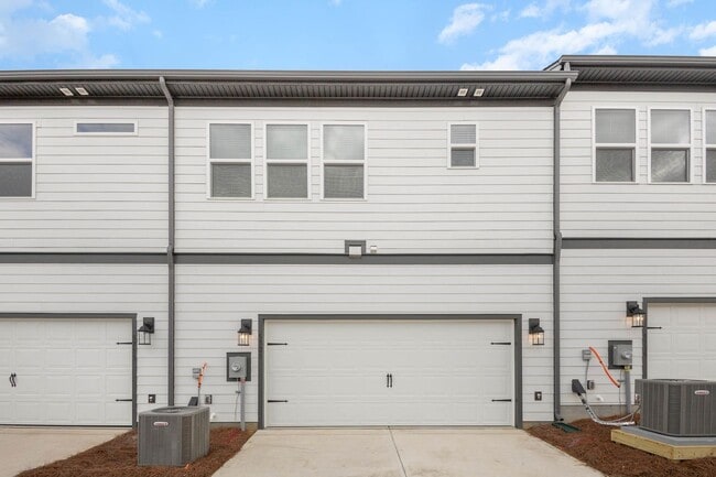 Building Photo - BEAUTIFUL TOWNHOME IN TERRACES AT FARMINGTON