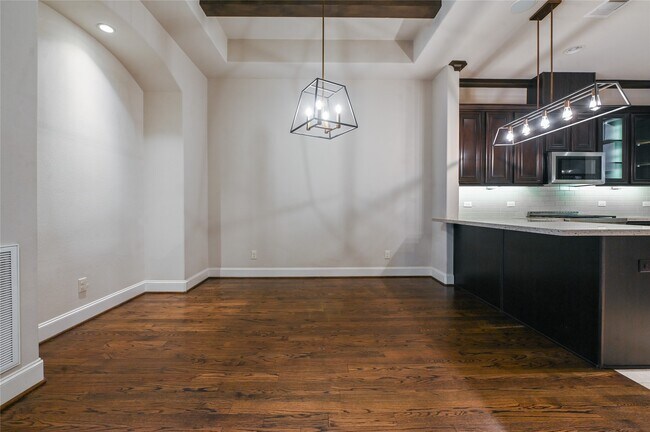 Building Photo - 307 Snover St