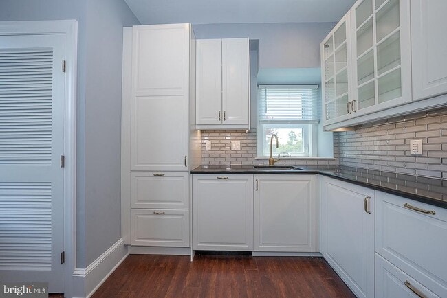 Building Photo - 7350 Ridge Ave