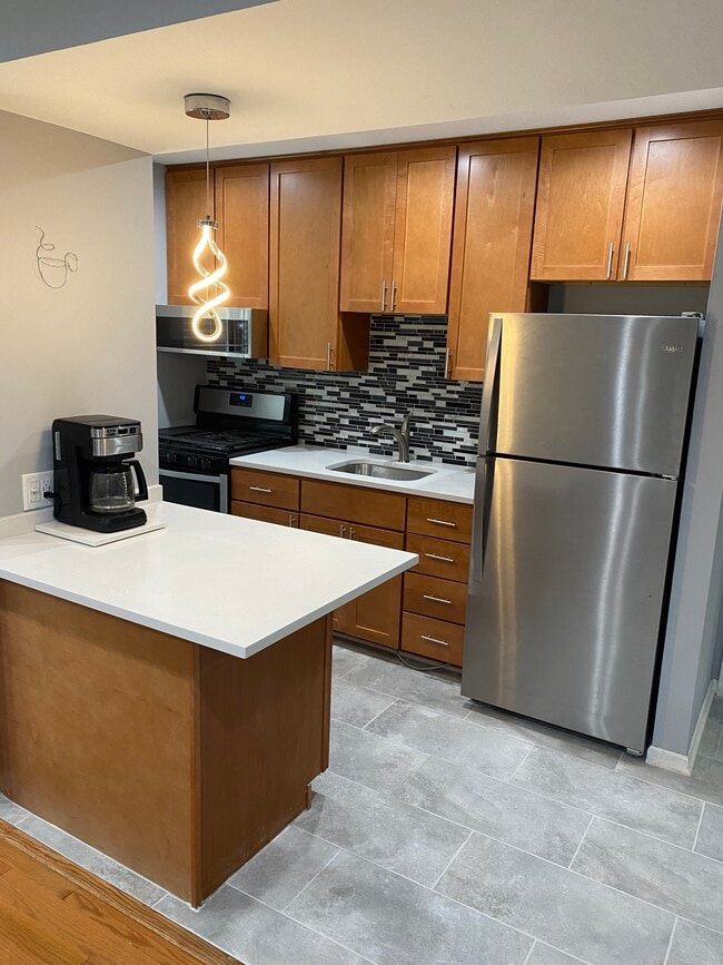 Building Photo - 455 W Grant Pl