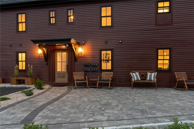 Building Photo - 11 Lion St