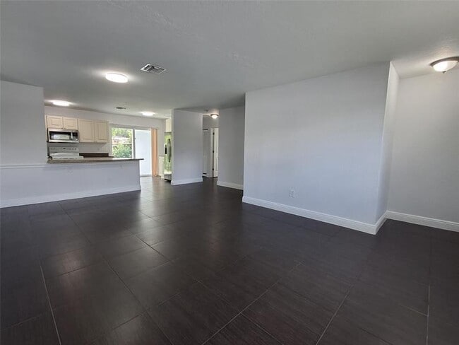 Building Photo - 3731 NW 110th Ave