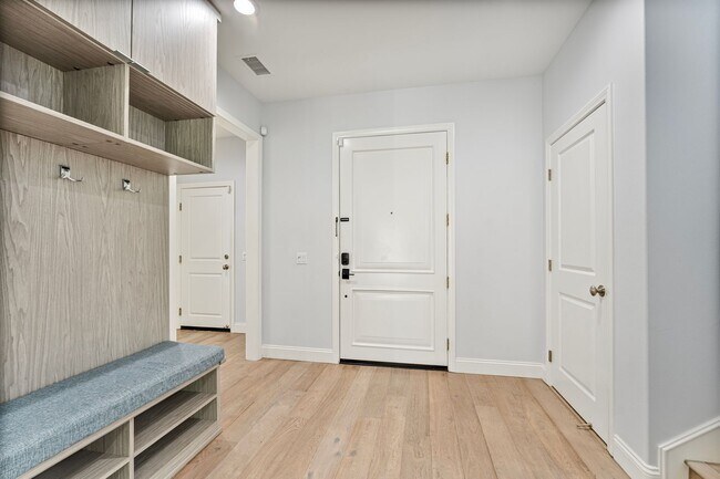 Building Photo - 59 Parkdale