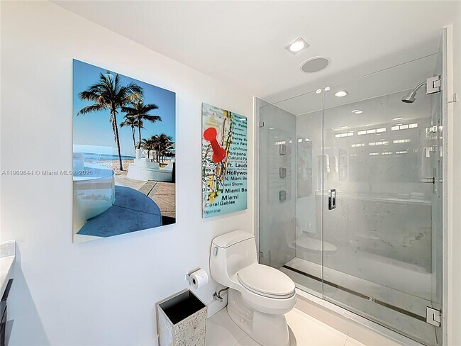 Building Photo - 2715 N Ocean Blvd