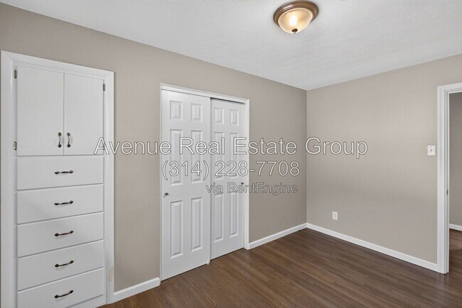 Building Photo - 6 The Knolls Ln