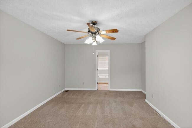 Building Photo - 3 bedroom Ranch with partially finished basement