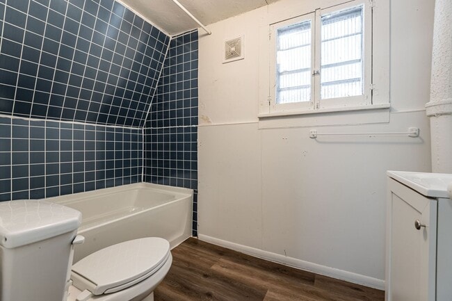 Building Photo - nre512