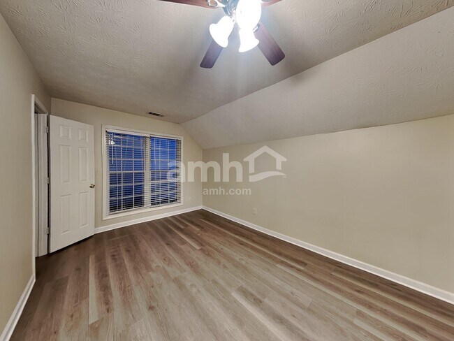 Building Photo - 670 Old Johnson Rd