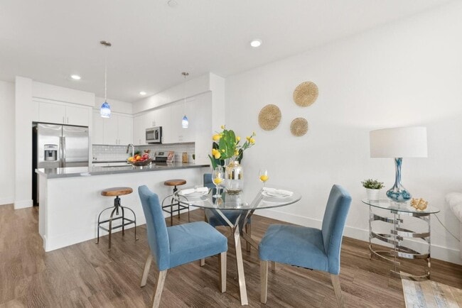 Building Photo - 5933 Sunstone Dr