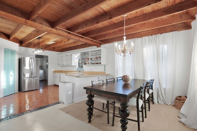Building Photo - 60 Canyon Creek Dr