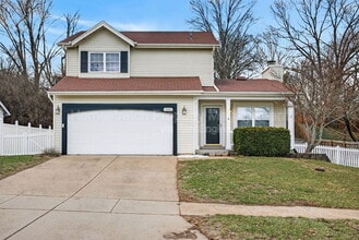 Building Photo - 1105 Treetop Village Dr