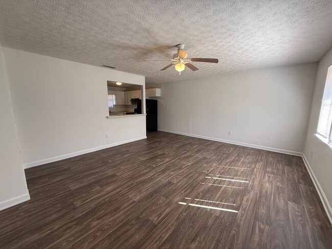 Building Photo - 137/139 Deer Creek Dr