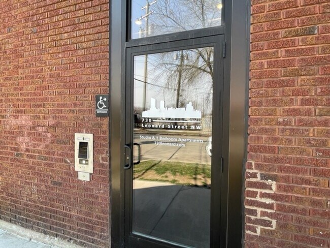 Interior Photo - Beautiful Studio and One Bedrooms West Grand Neighborhood