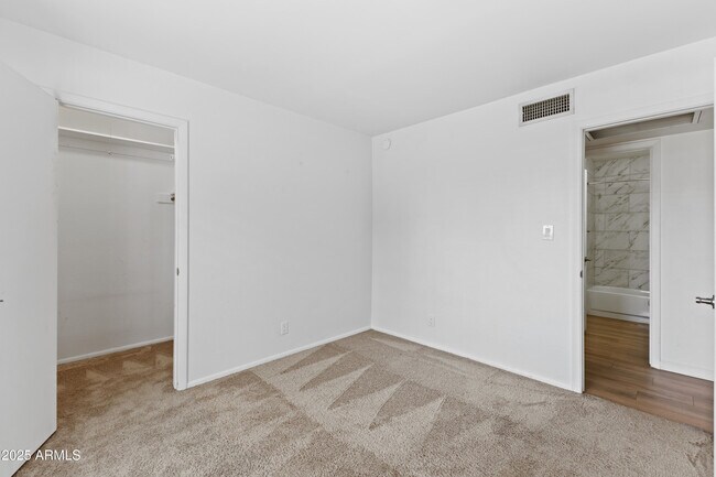 Building Photo - 8943 E Friess Dr