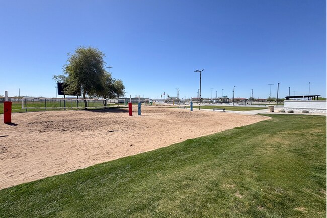 Building Photo - 3Bed/2Bath House in Buckeye! Ready for Immediate Move-In! -- FENCED-IN YARD!