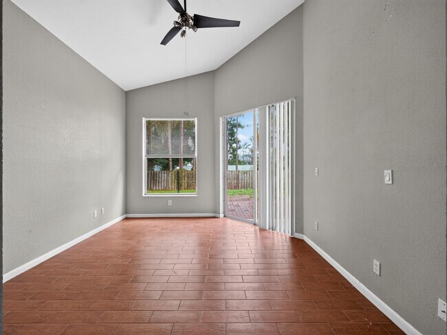 Building Photo - 4059 SW Kamsler St