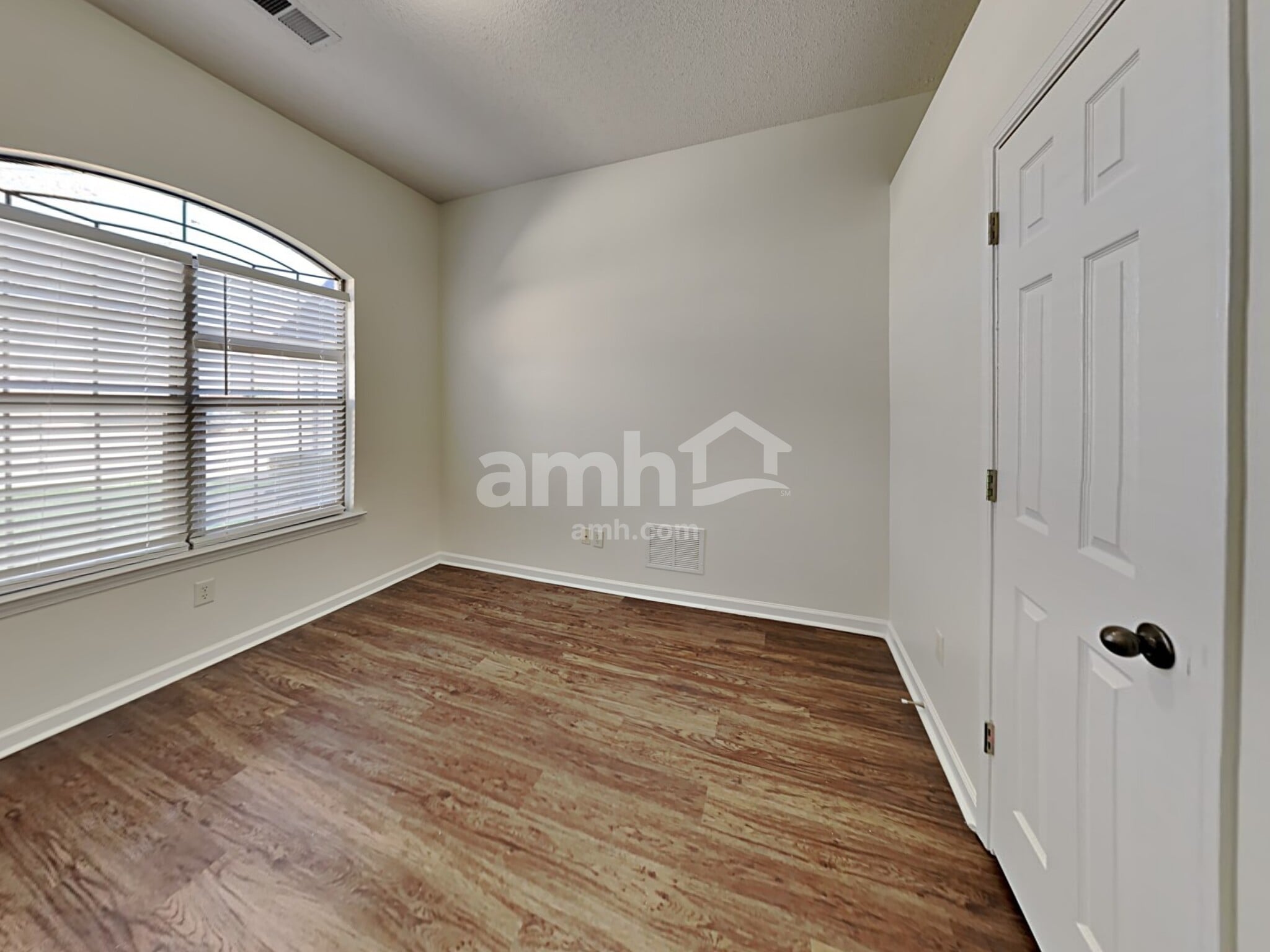 Building Photo - 1673 Farkleberry Dr
