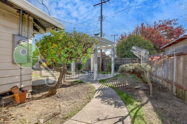 Building Photo - 6510 Barkley Way