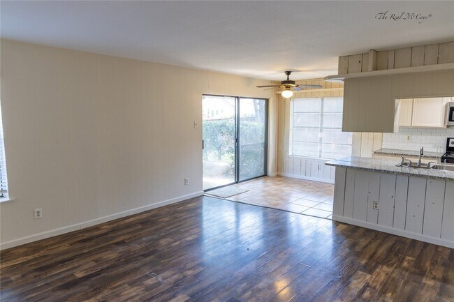 Building Photo - 3101 Raintree Dr