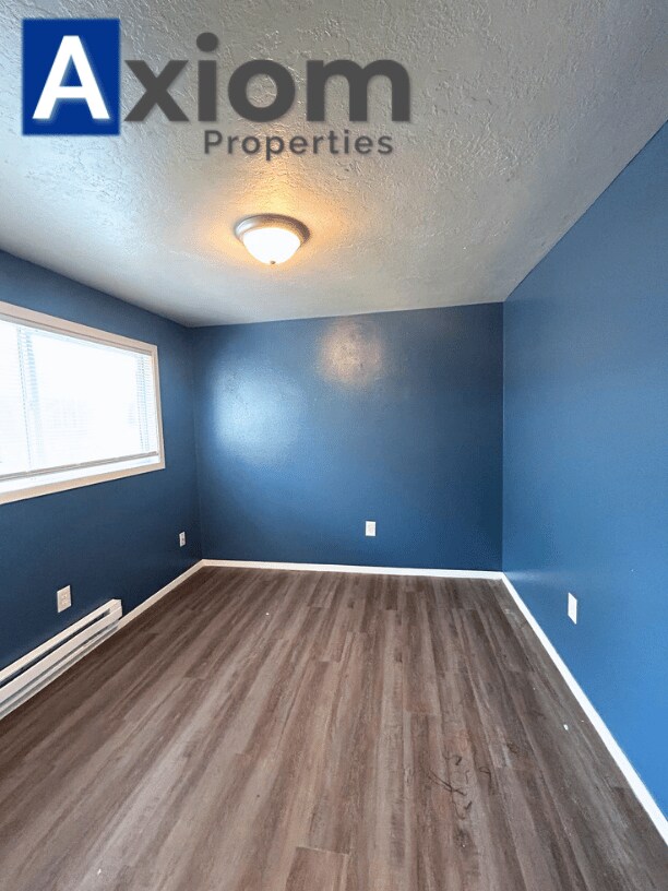 Building Photo - 547 Poole-1