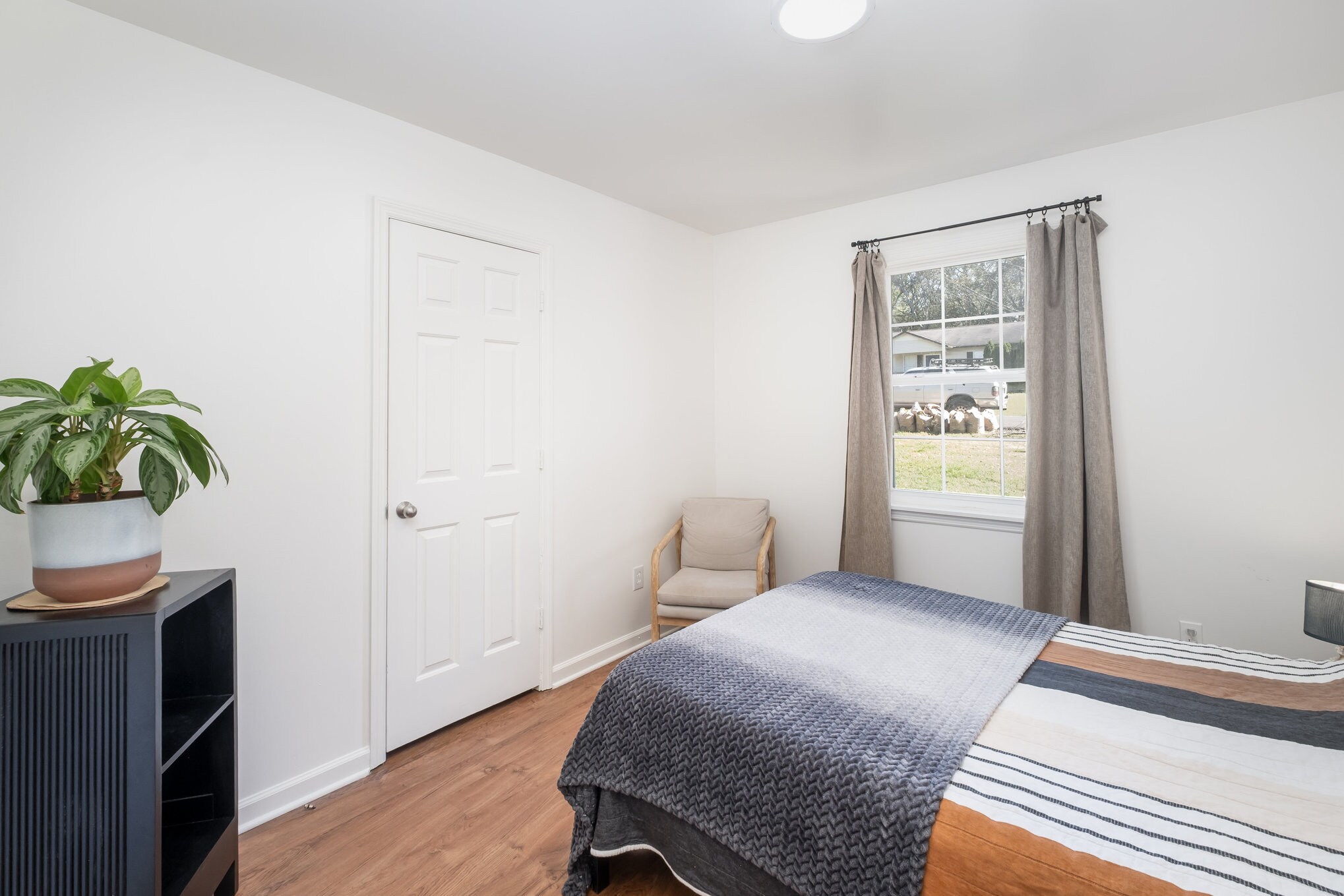 Building Photo - 209 Nowlin Dr