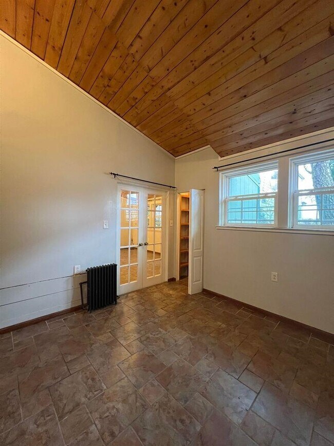 Building Photo - 334 Paterson Plank Rd