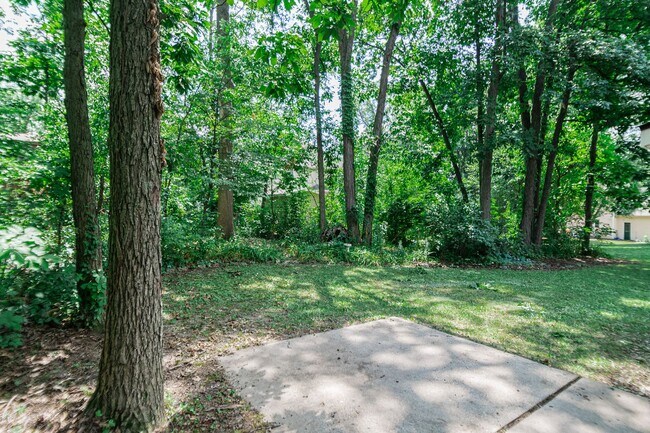 Building Photo - 3 bed 2 bath Home in Lakes of the Four Sea...