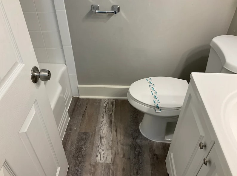 Building Photo - 431 Iris Rd