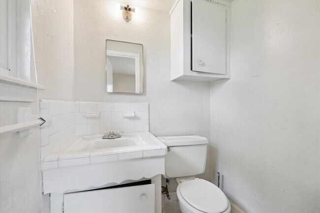 Building Photo - 209 Tallant St