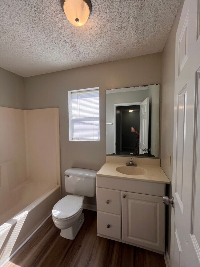 Building Photo - 5198 Danieli Dr N