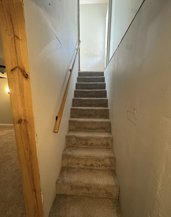 Building Photo - Welcome Home to Desirable Fenton!