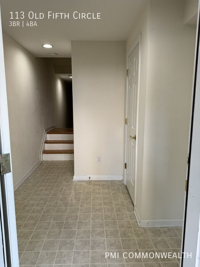 Building Photo - 113 Old Fifth Cir