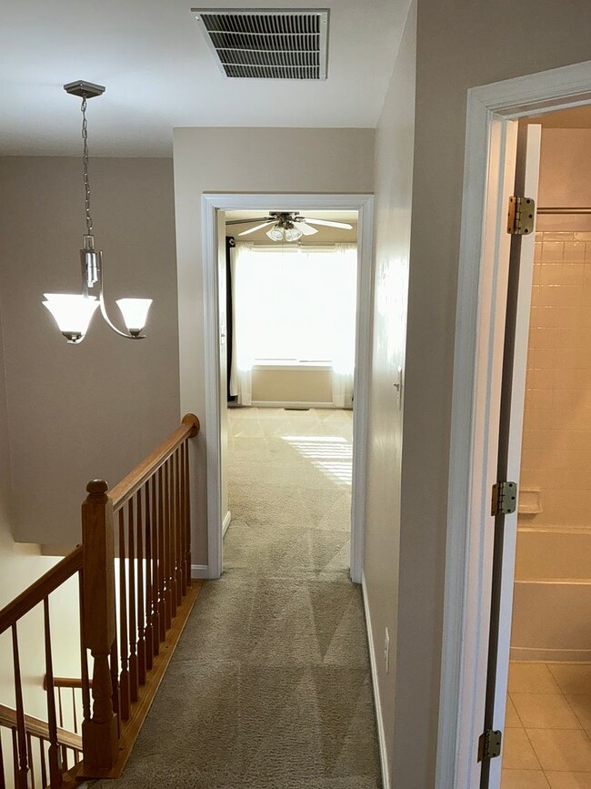 Building Photo - Very well maintained 3BR 2.5BA 3 level townhome located in the Milestone Community of Germantown