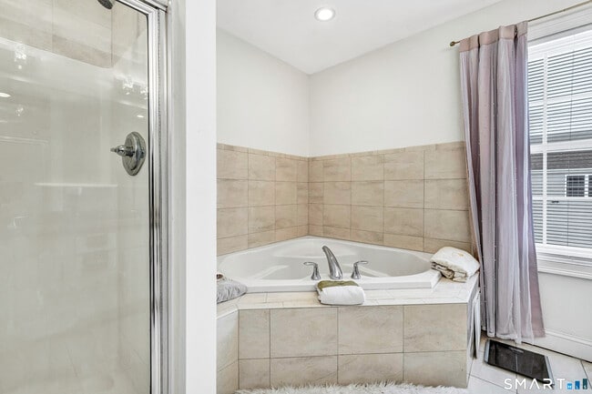 Building Photo - 240 Highland Ave