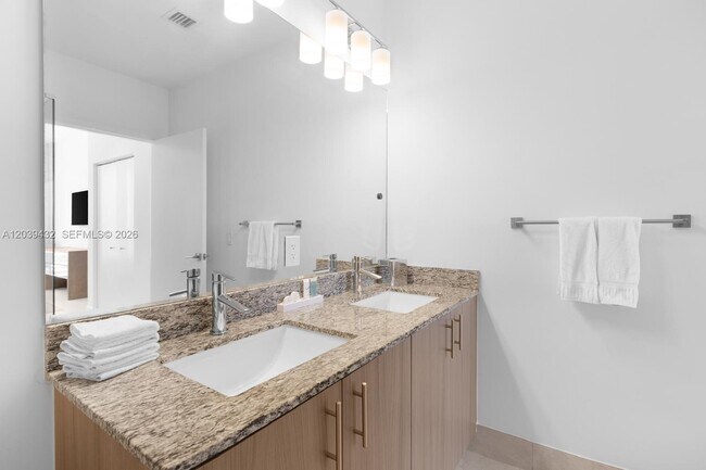 Building Photo - 5350 NW 84th Ave