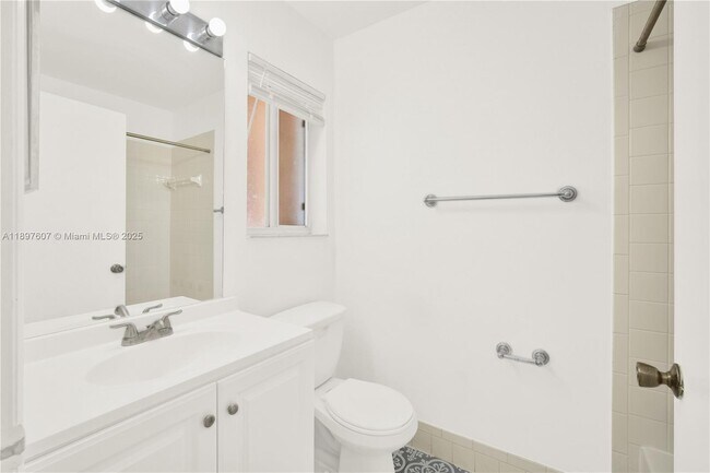 Building Photo - 17380 SW 140th Ct