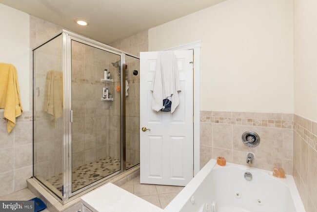 Building Photo - 916 S 25th St