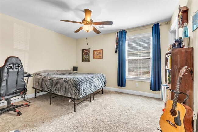 Building Photo - 1808 Mabel Dr