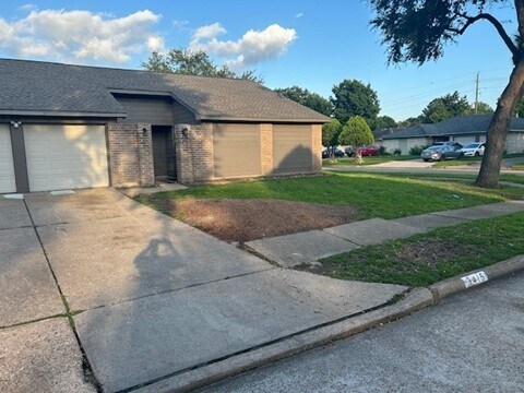 Building Photo - 3415 Wingdale Ct