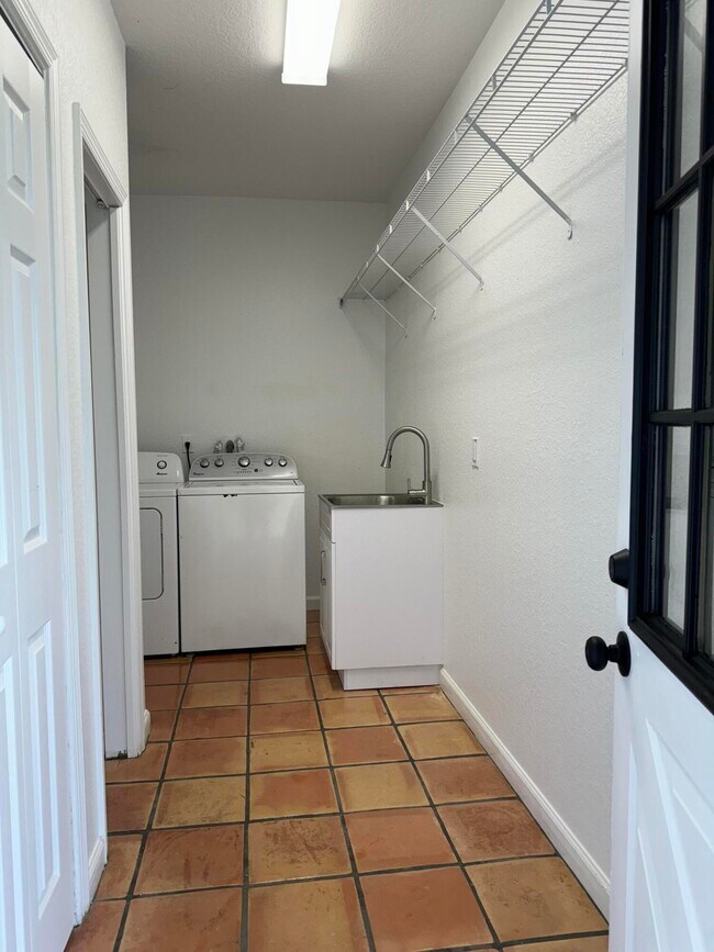 Building Photo - 12284 Indian Mound Rd