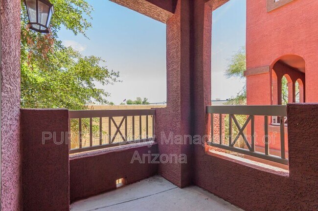 Building Photo - 1920 E Bell Rd