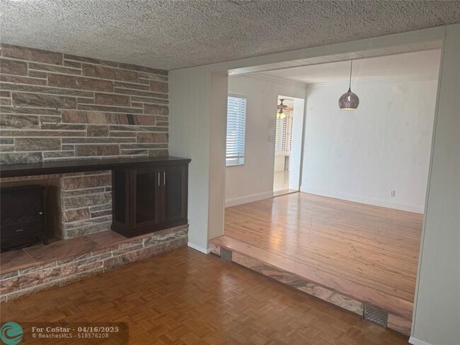Building Photo - 280 NW 41st St
