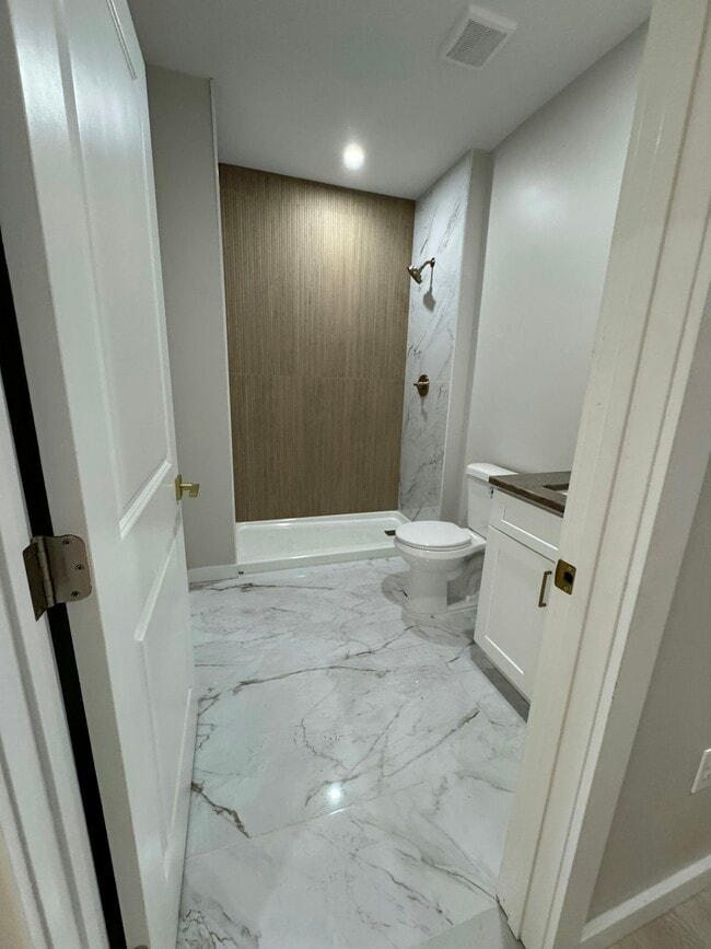 Building Photo - 2416 N Charles St