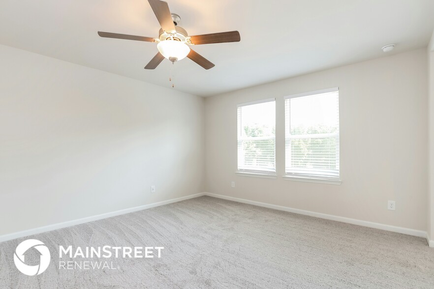 Building Photo - 5808 Hackberry Ln