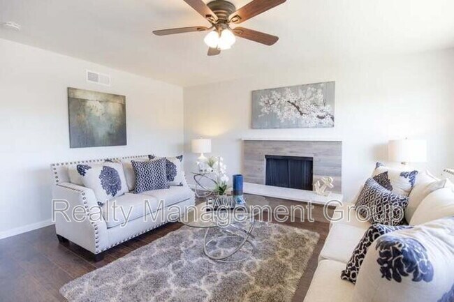 Building Photo - 888 Narwhal St