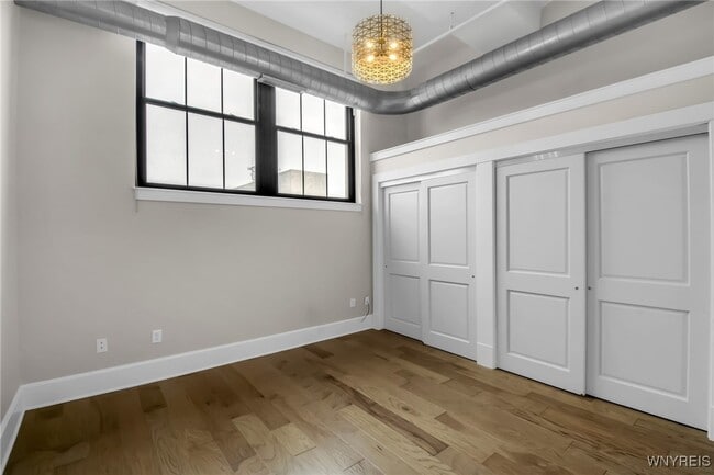 Building Photo - 210 Ellicott St